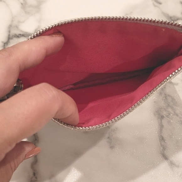 Like New - Rodan + Fields (R+F) Faux Snake Skin Silver Wristlet Clutch - Picture 4 of 4